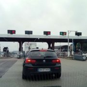 Tolpoort op de autosnelweg in Frankrijk