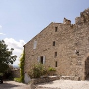 Poort van Seguret in de Vaucluse, Frankrijk