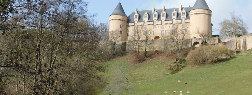 Het kasteel van Rochechouart in de Haute-Vienne in de Limousin in Frankrijk