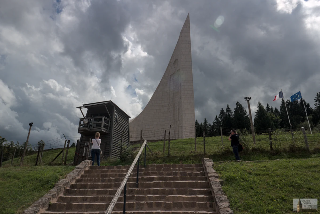 Het monument in het kamp Natzweiler-Struthof